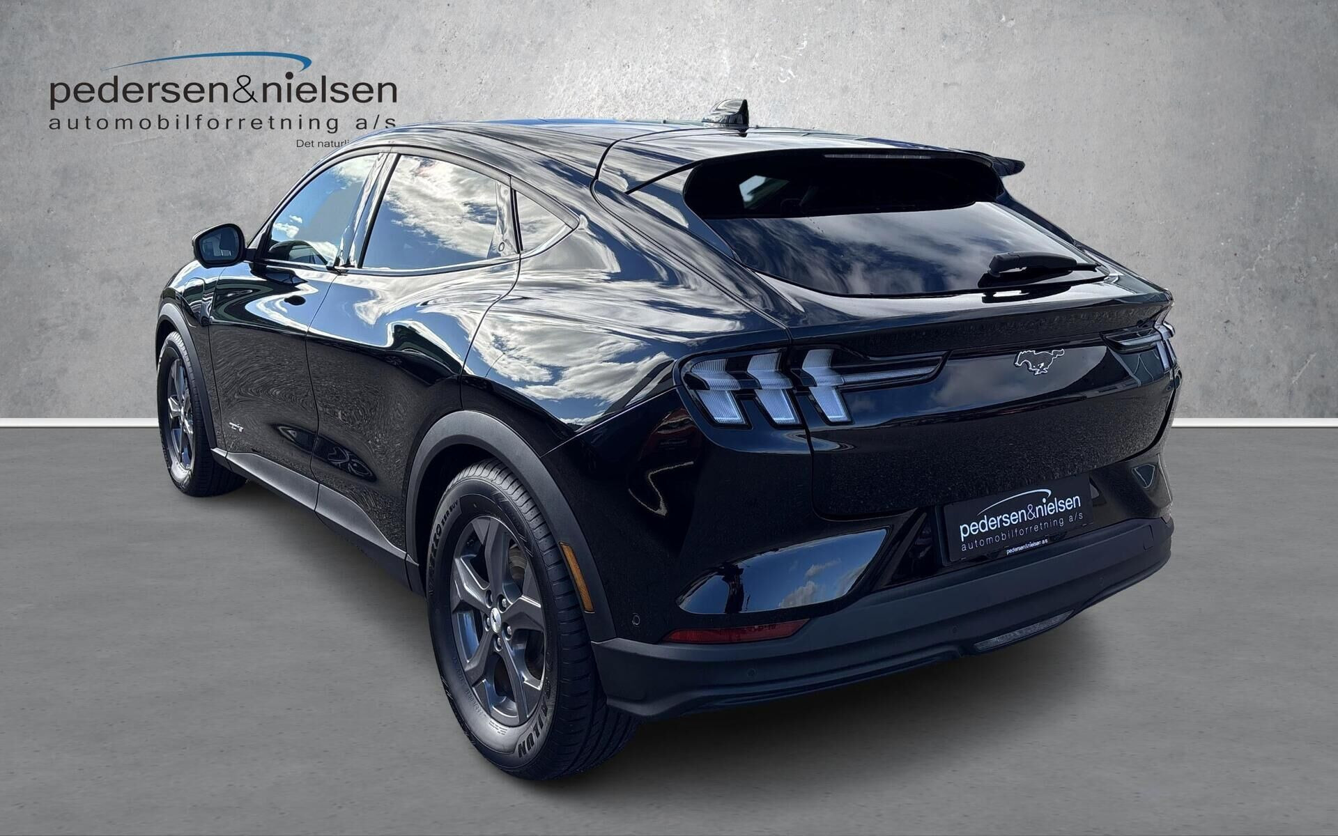 Sort Ford Mustang Mach-E fra 2023