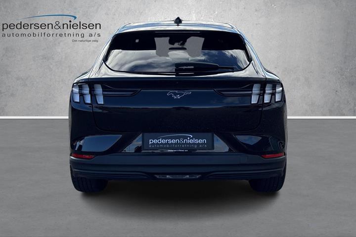 Sort Ford Mustang Mach-E fra 2023
