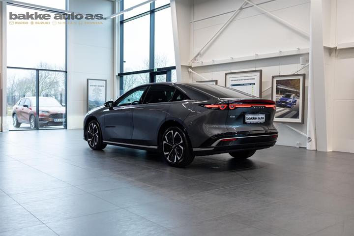 Grå Mazda 6e fra 2026