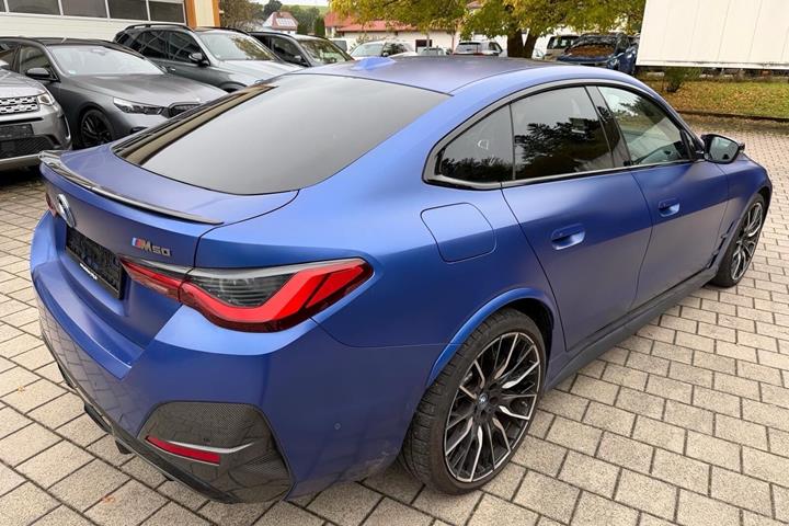 Blå BMW i4 fra 2023