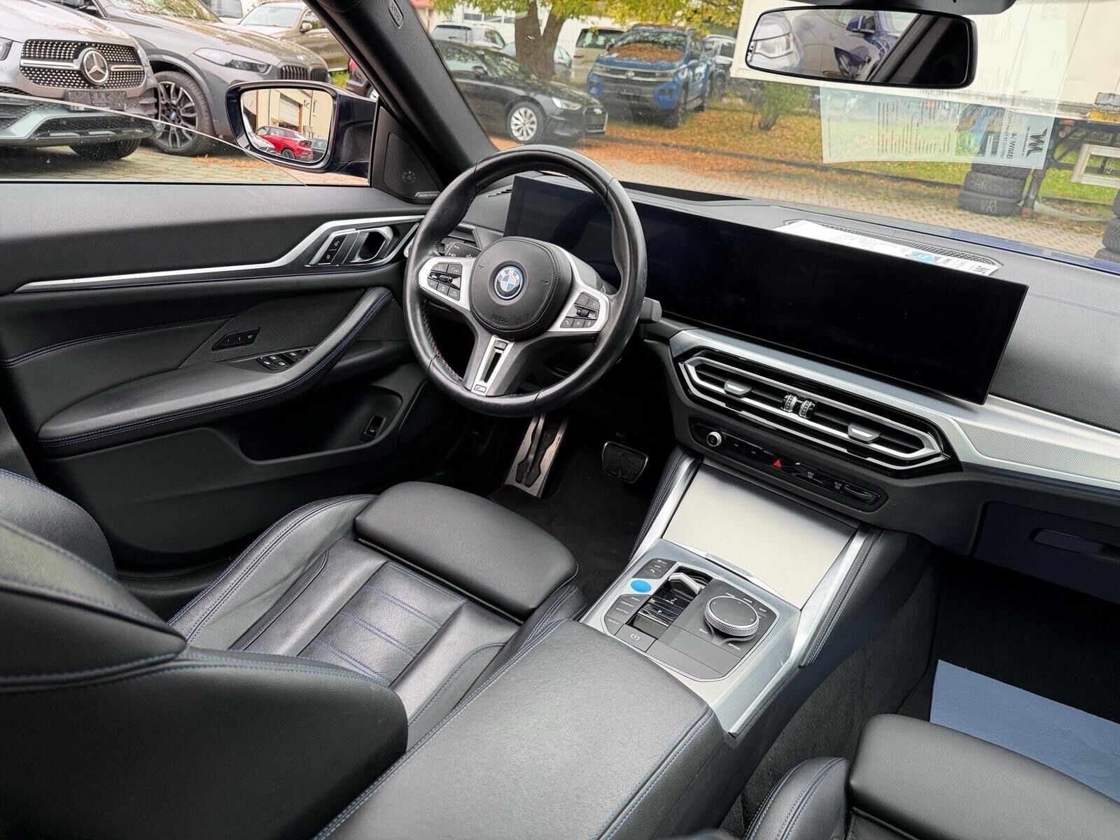 Blå BMW i4 fra 2023