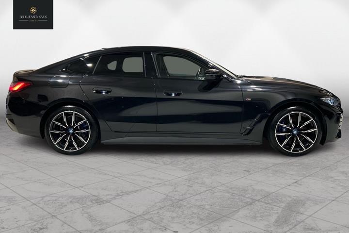 Sort BMW i4 fra 2024