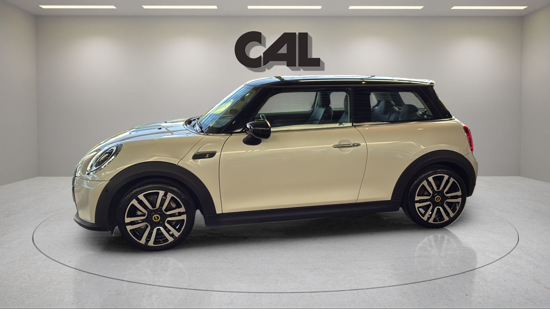 Hvid Mini Cooper fra 2023