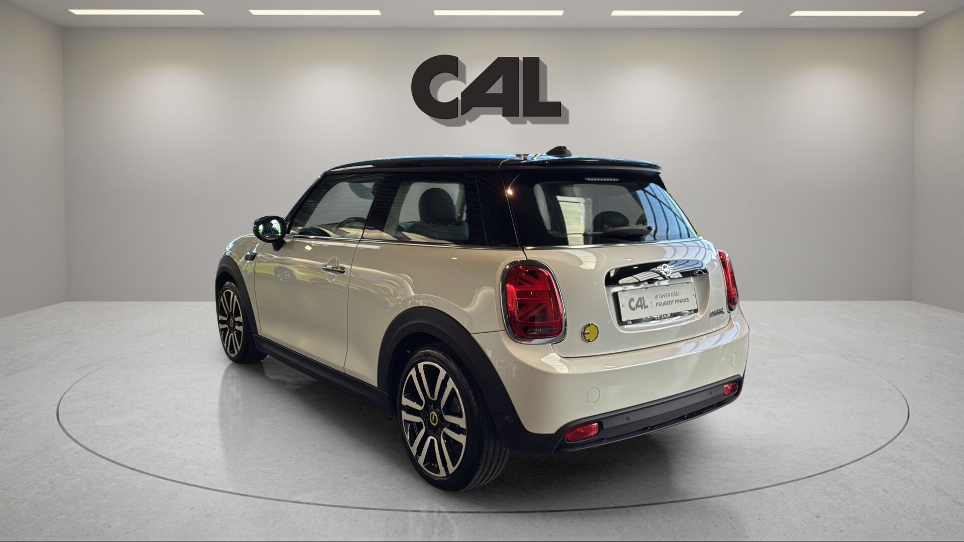 Hvid Mini Cooper fra 2023