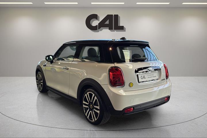 Hvid Mini Cooper fra 2023
