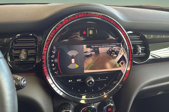 Hvid Mini Cooper fra 2023