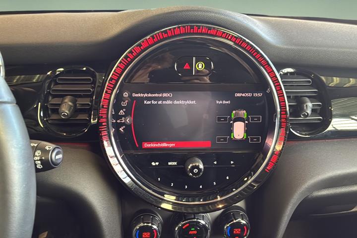 Hvid Mini Cooper fra 2023