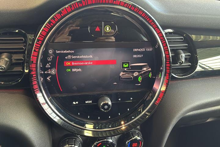Hvid Mini Cooper fra 2023