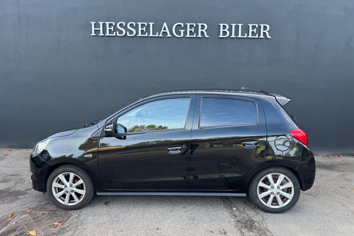 Sort Mitsubishi Space Star fra 2015