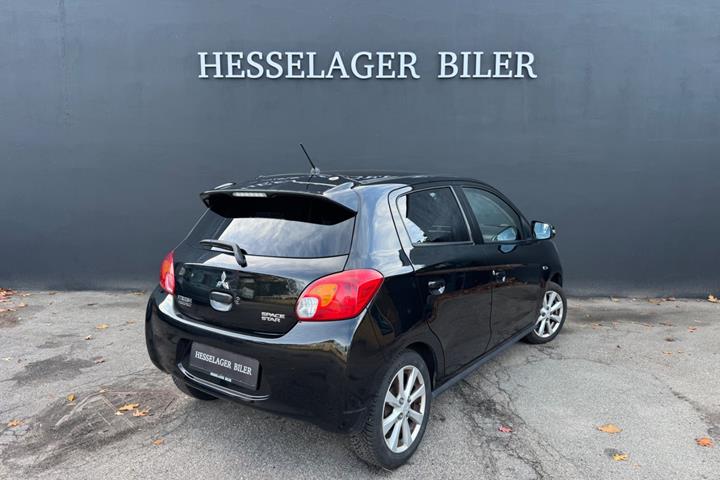 Sort Mitsubishi Space Star fra 2015
