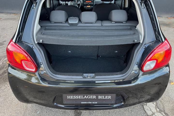 Sort Mitsubishi Space Star fra 2015