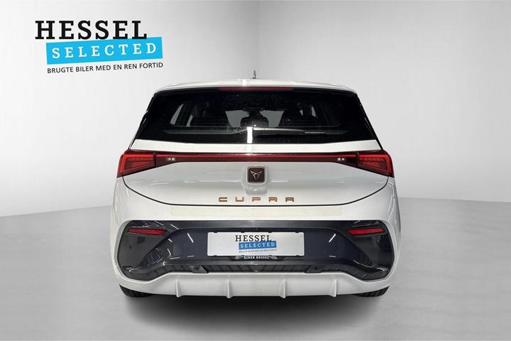 Hvid Cupra Born fra 2023
