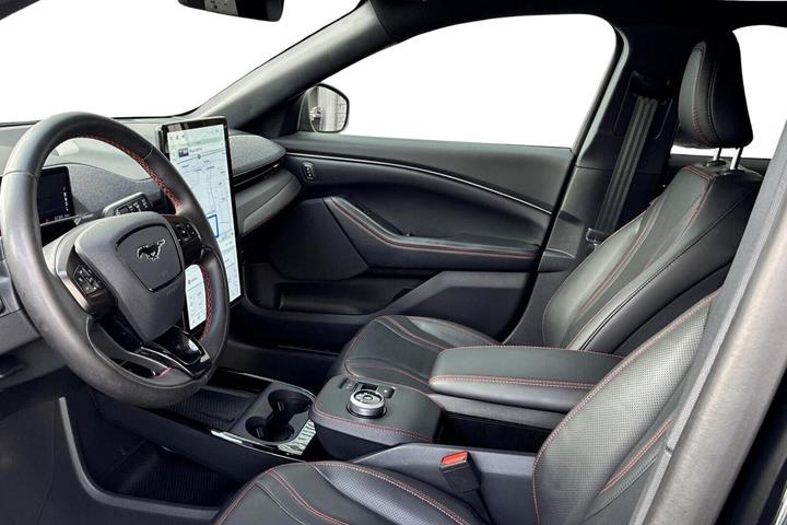Sort Ford Mustang Mach-E fra 2023