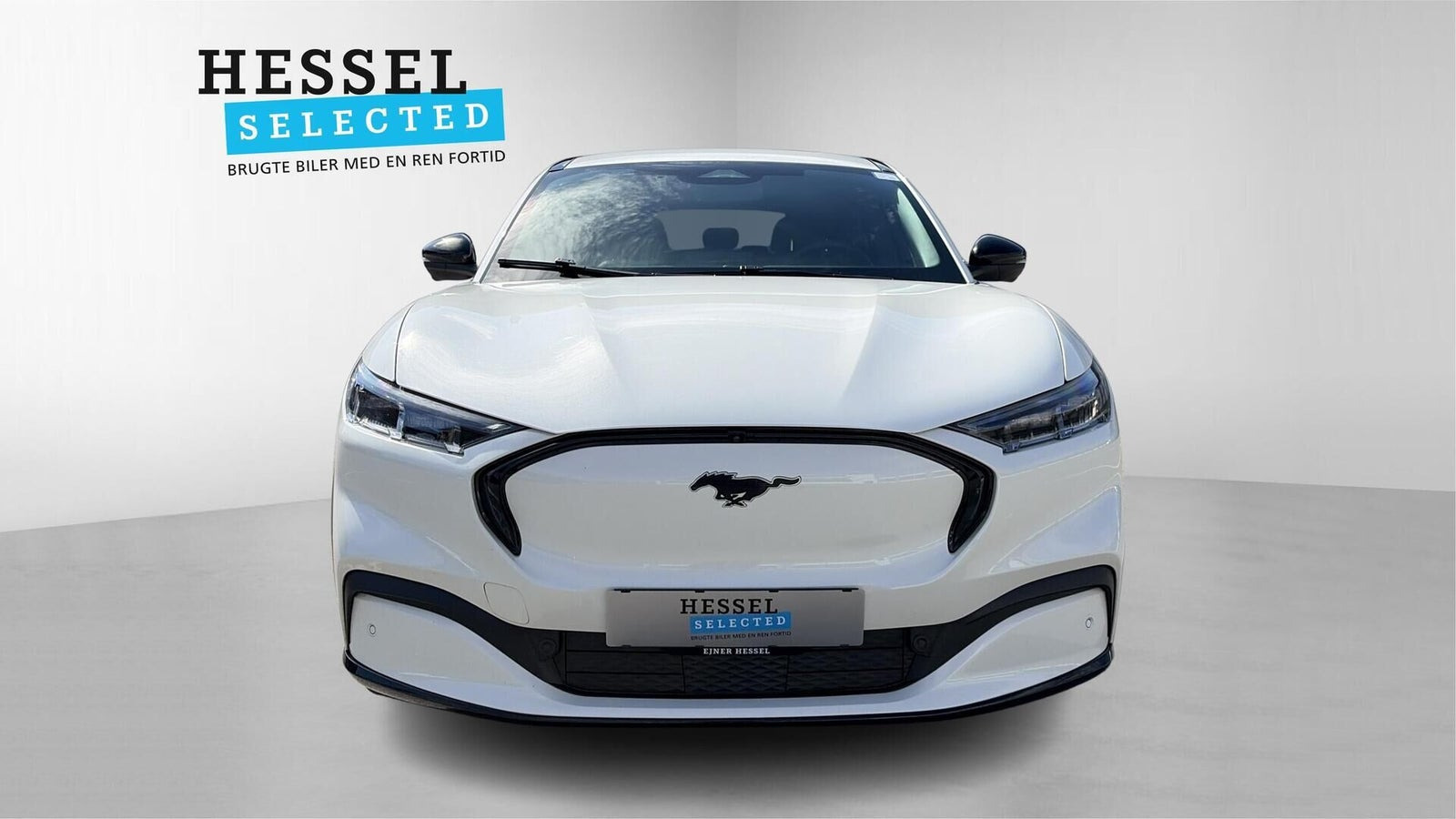 Hvid Ford Mustang Mach-E fra 2023