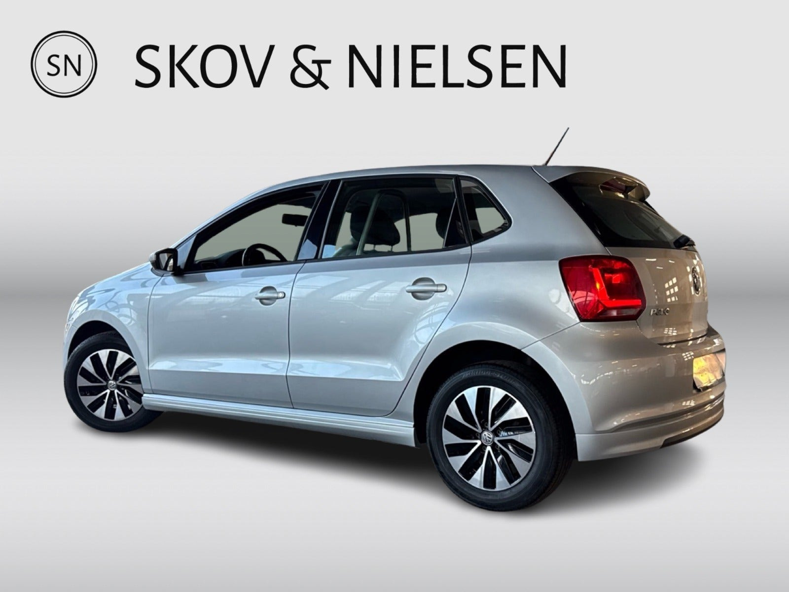 Sølv VW Polo fra 2016