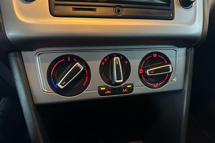 Sølv VW Polo fra 2016