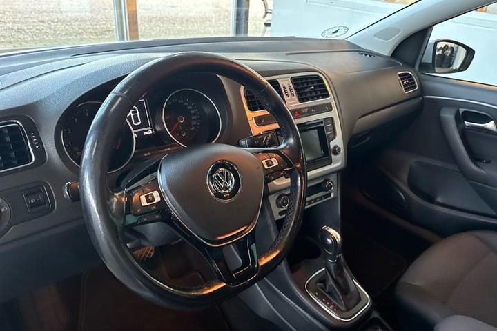 Sølv VW Polo fra 2016
