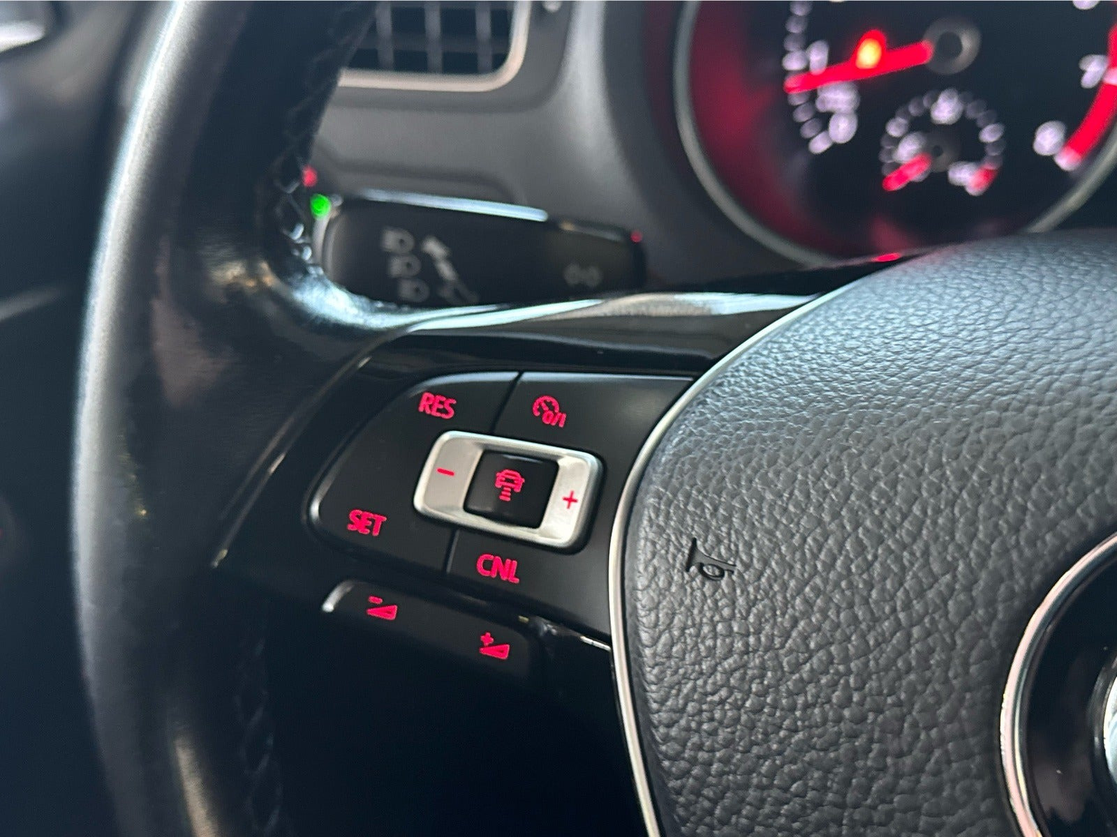 Sølv VW Polo fra 2016