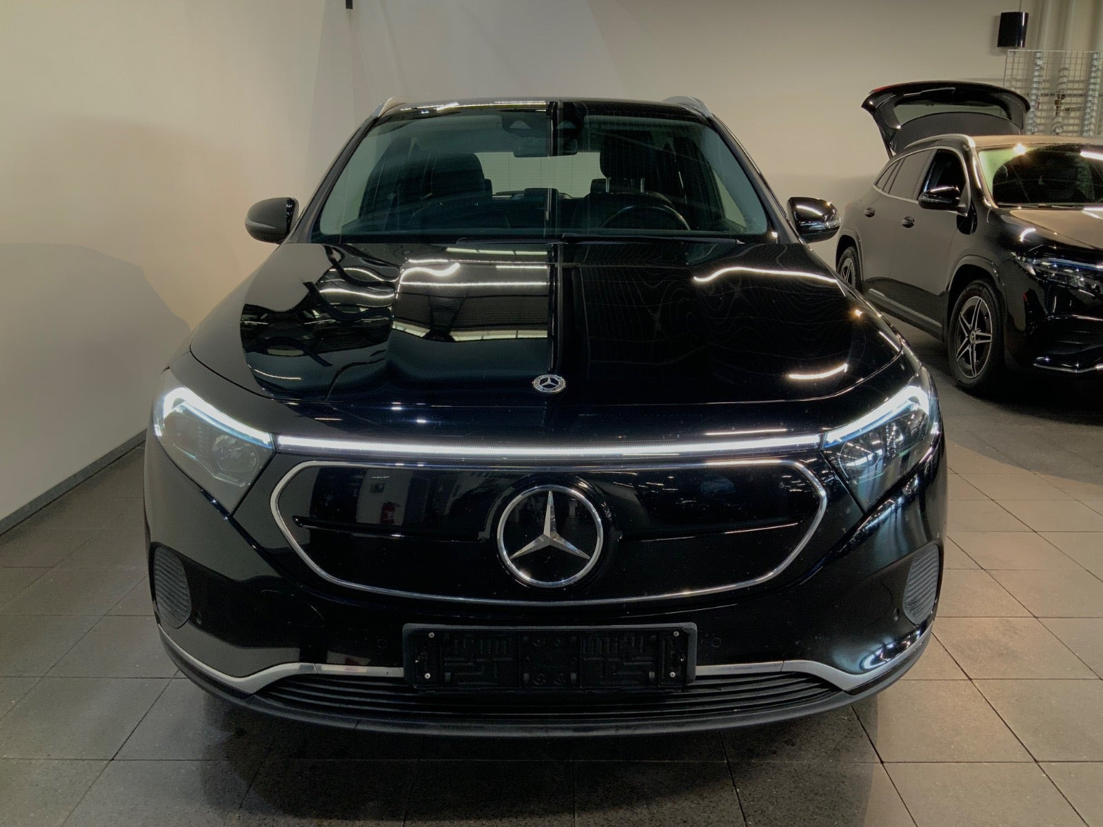 Sort Mercedes EQA250 fra 2021