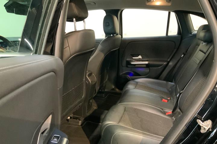 Sort Mercedes EQA250 fra 2021
