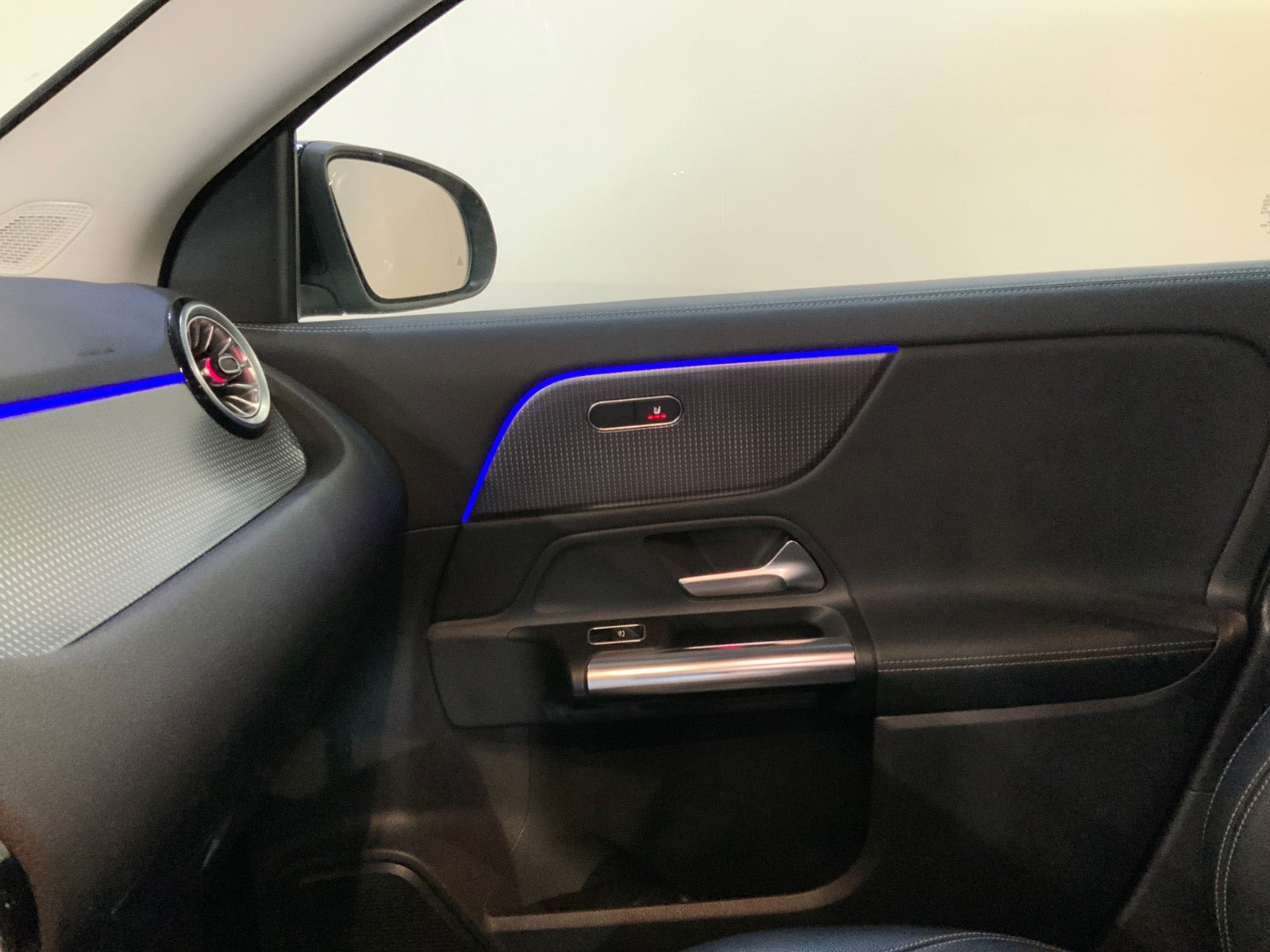 Sort Mercedes EQA250 fra 2021