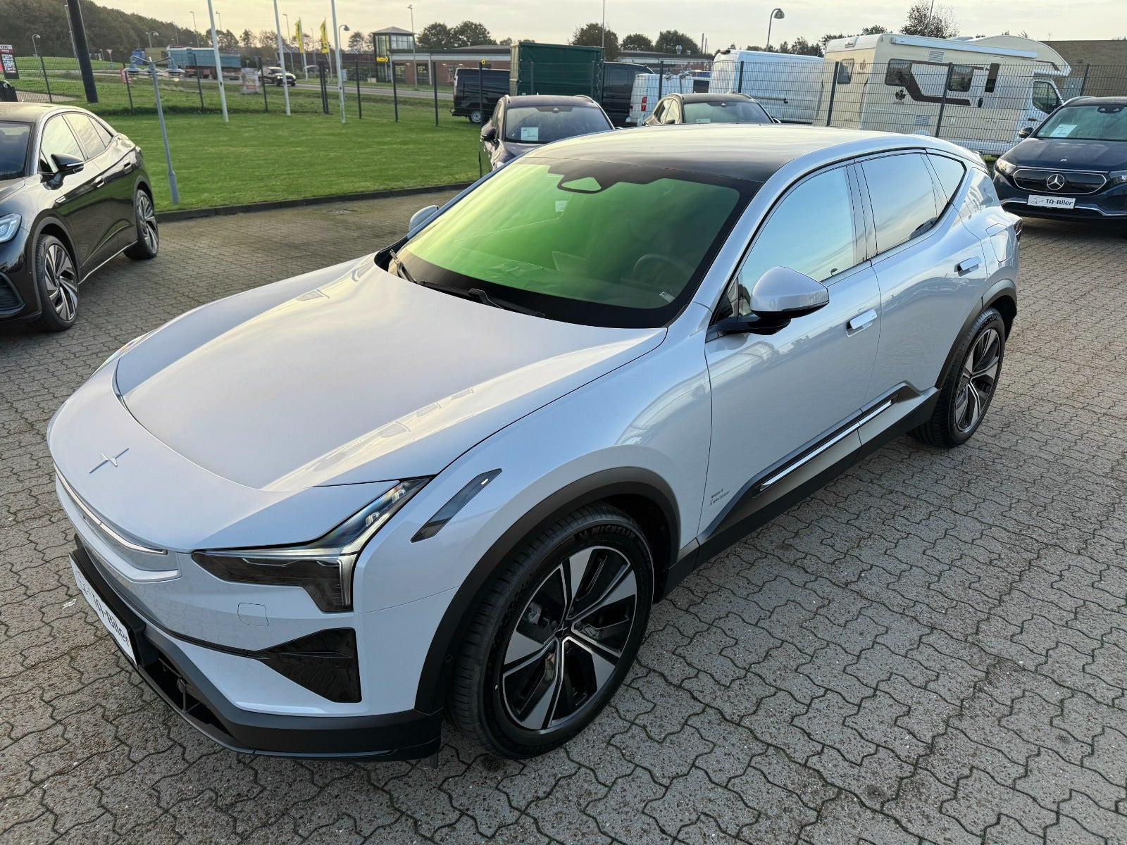 Grå Polestar 3 fra 2025