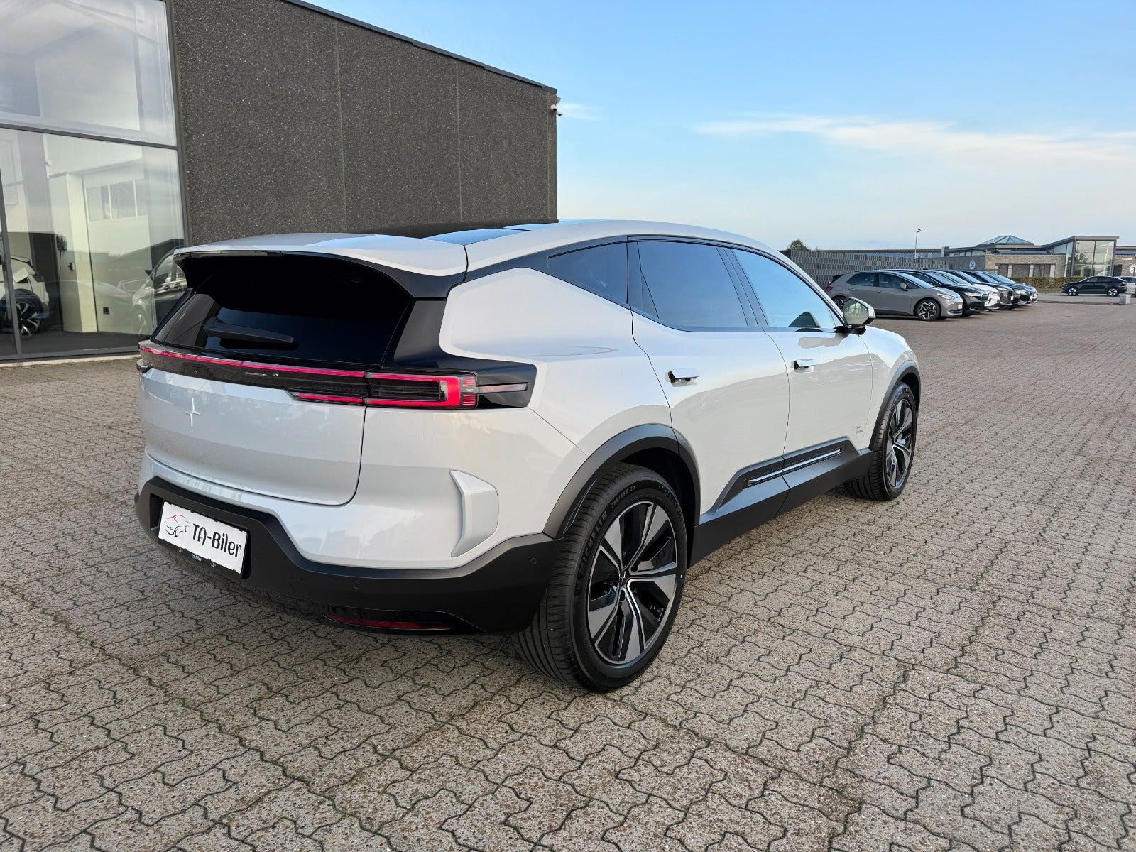 Grå Polestar 3 fra 2025