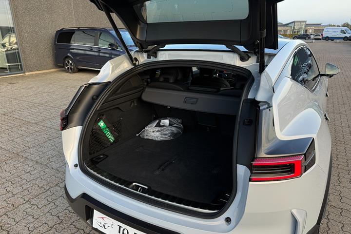 Grå Polestar 3 fra 2025