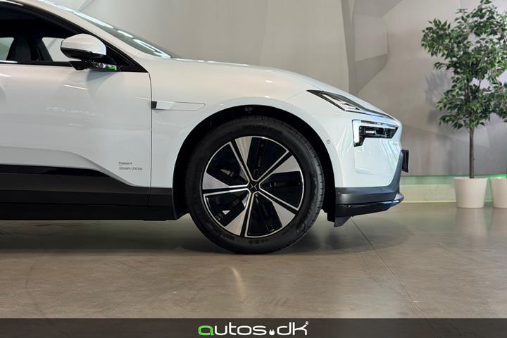Sølv Polestar 4 fra 2026