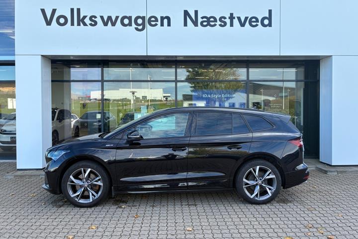 Sort Skoda Enyaq fra 2023