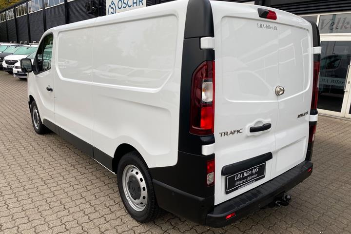 Hvid Renault Trafic fra 2023