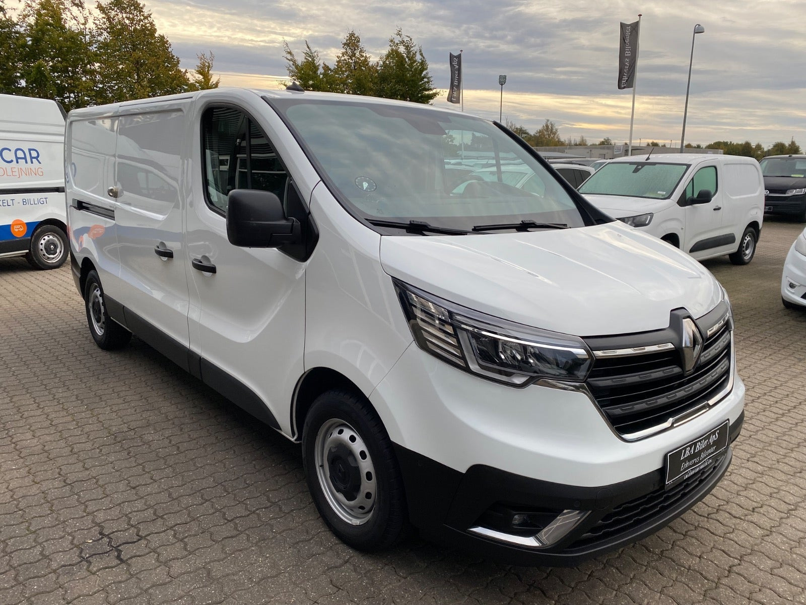 Hvid Renault Trafic fra 2023