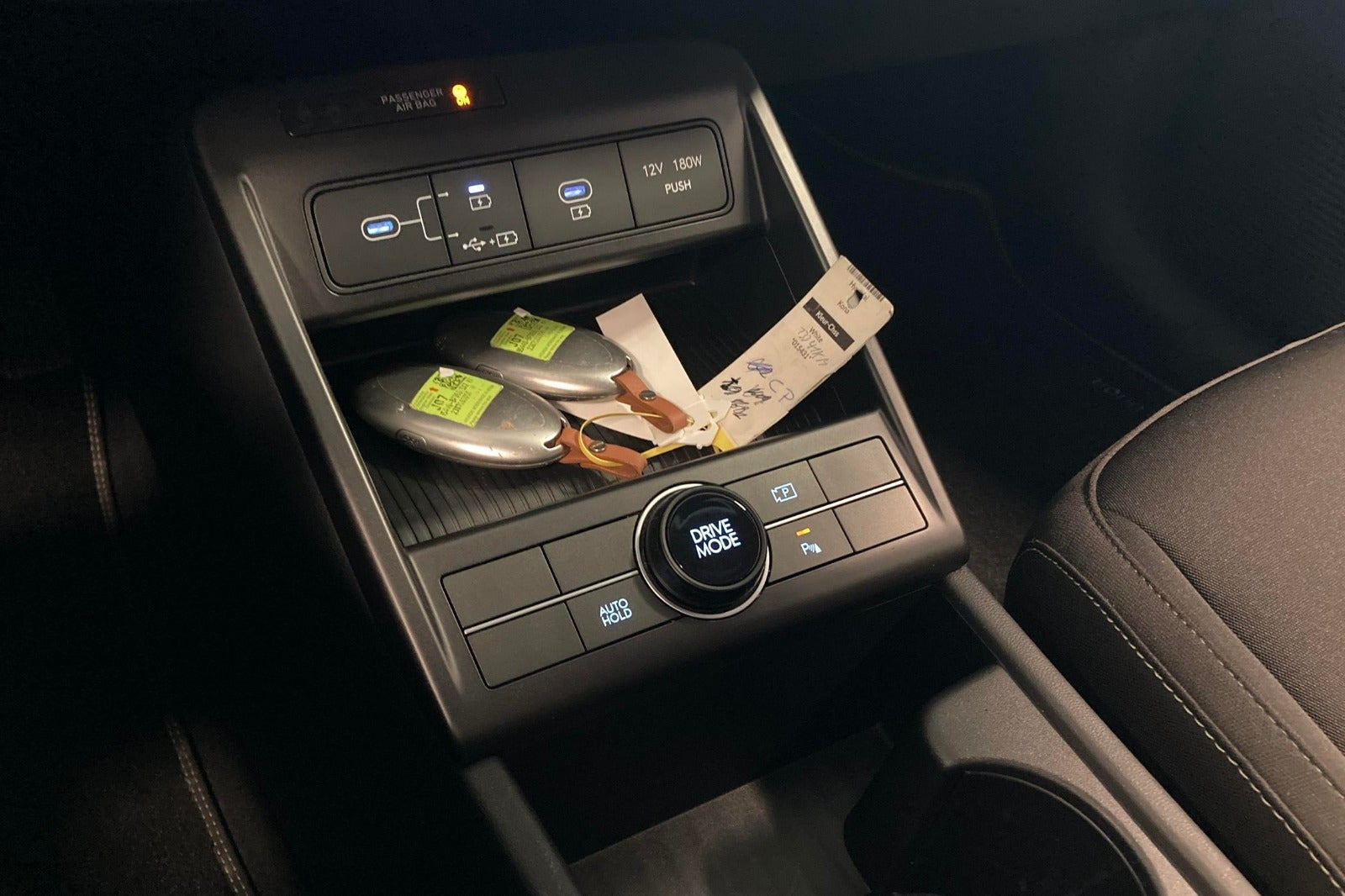 Blå Hyundai Kona fra 2024