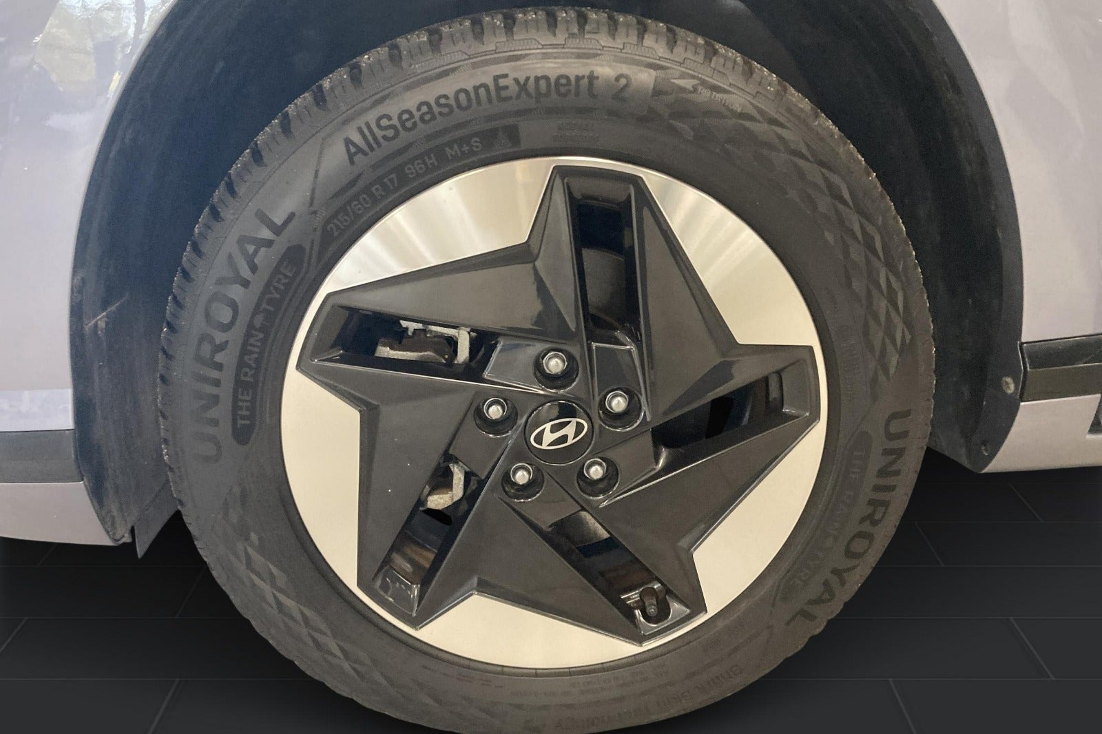 Blå Hyundai Kona fra 2024