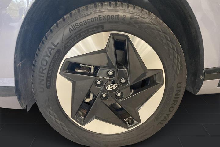 Blå Hyundai Kona fra 2024