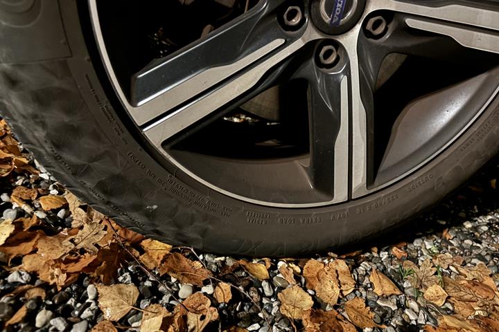 Grå Volvo XC60 fra 2017