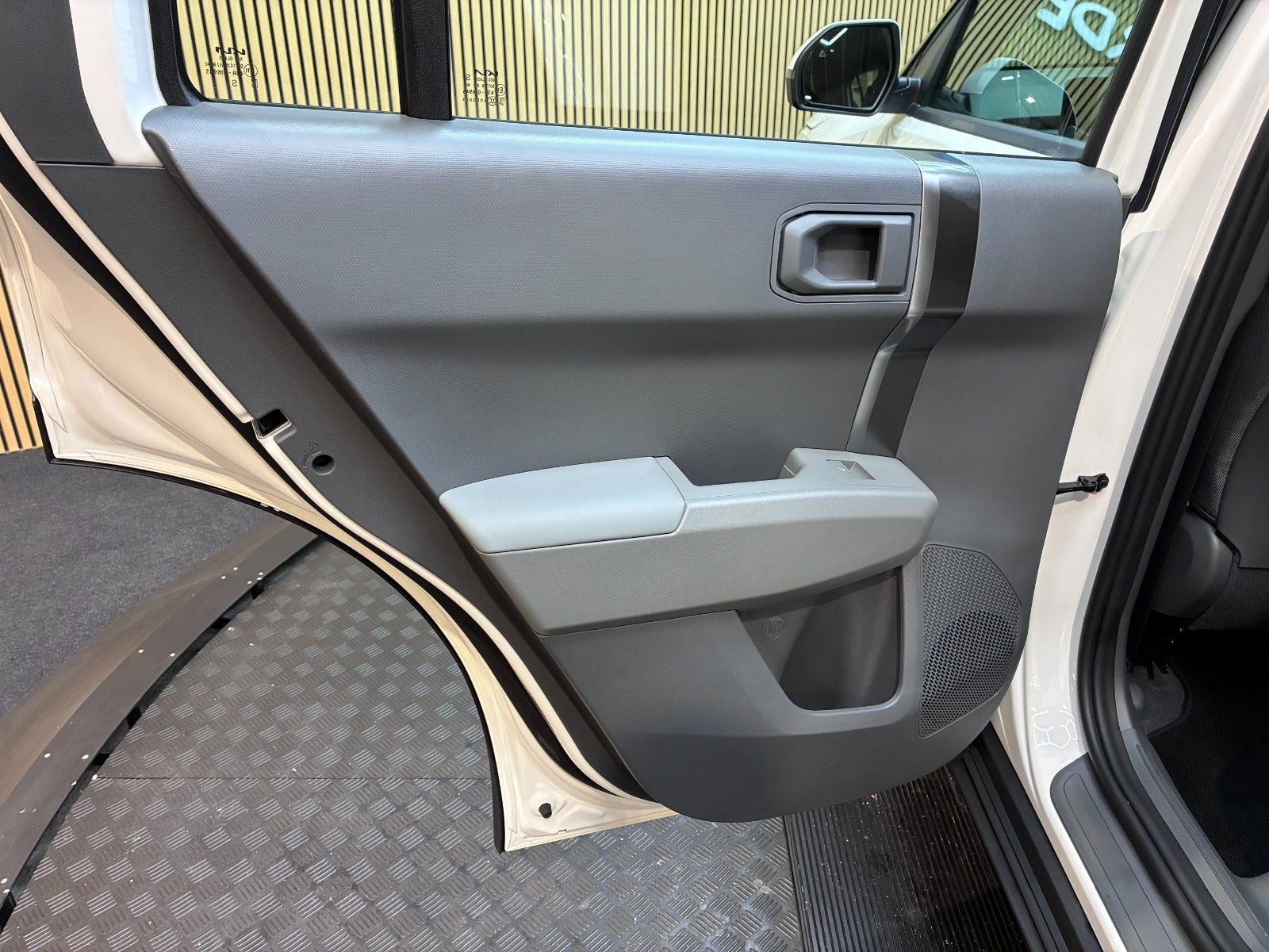 Hvid Kia EV3 fra 2025