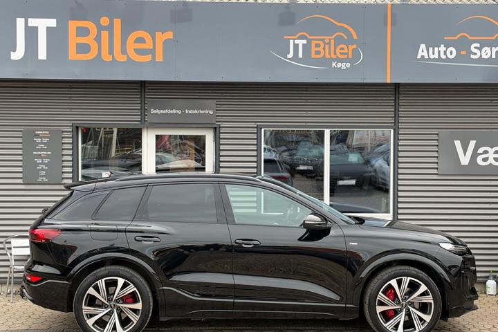 Sort Audi Q6 e-tron fra 2025