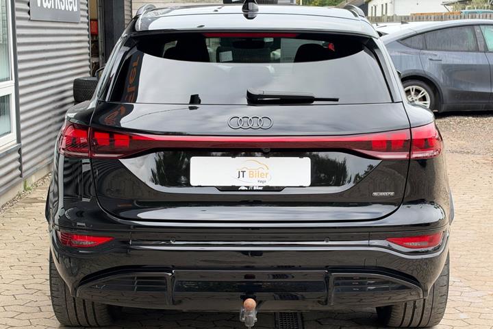 Sort Audi Q6 e-tron fra 2025
