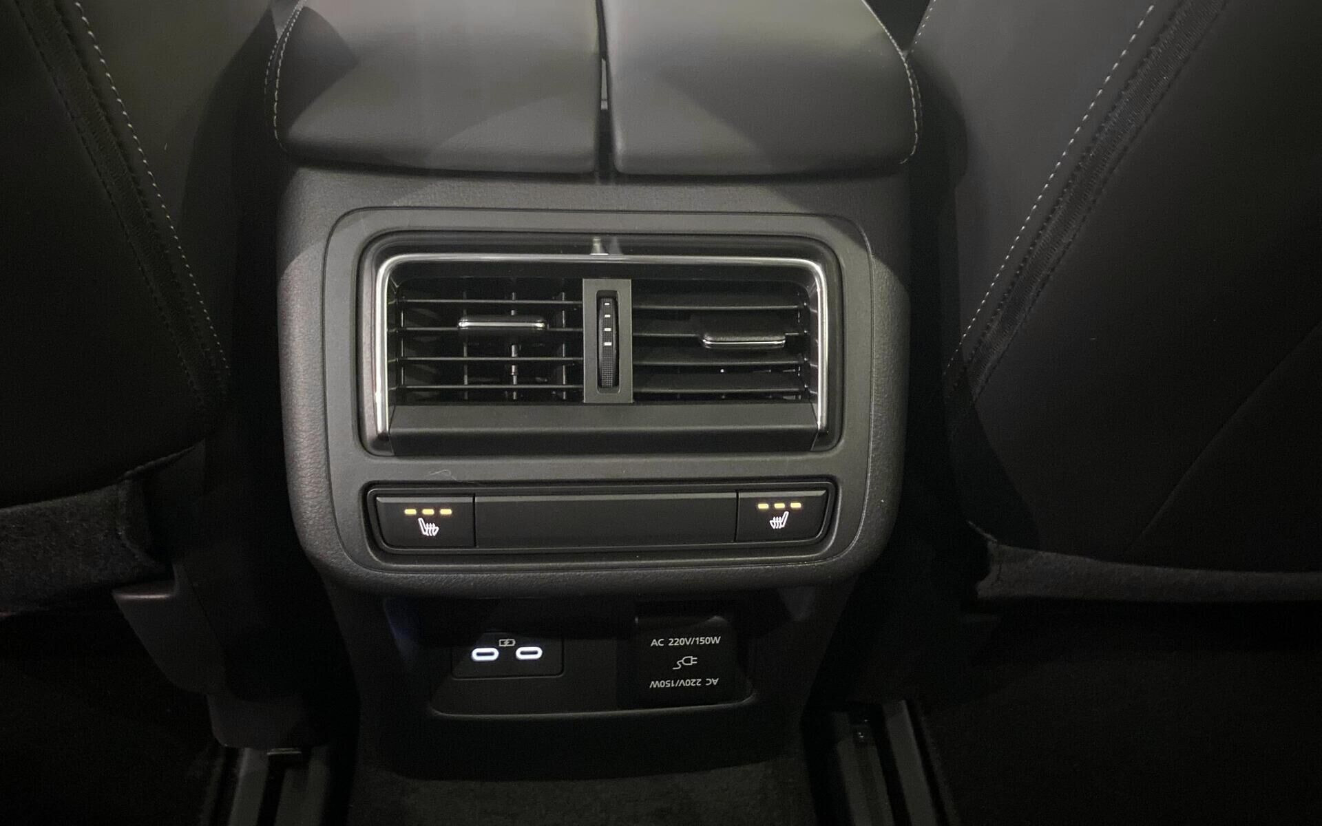Blå Mazda CX-60 fra 2025