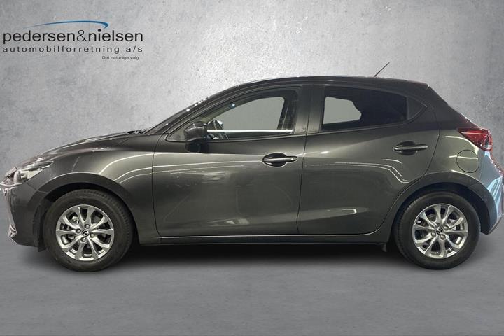 Grå Mazda 2 fra 2023