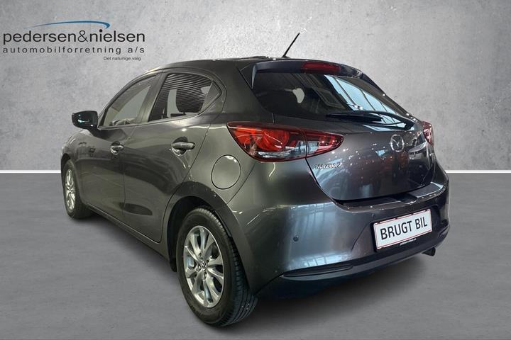 Grå Mazda 2 fra 2023