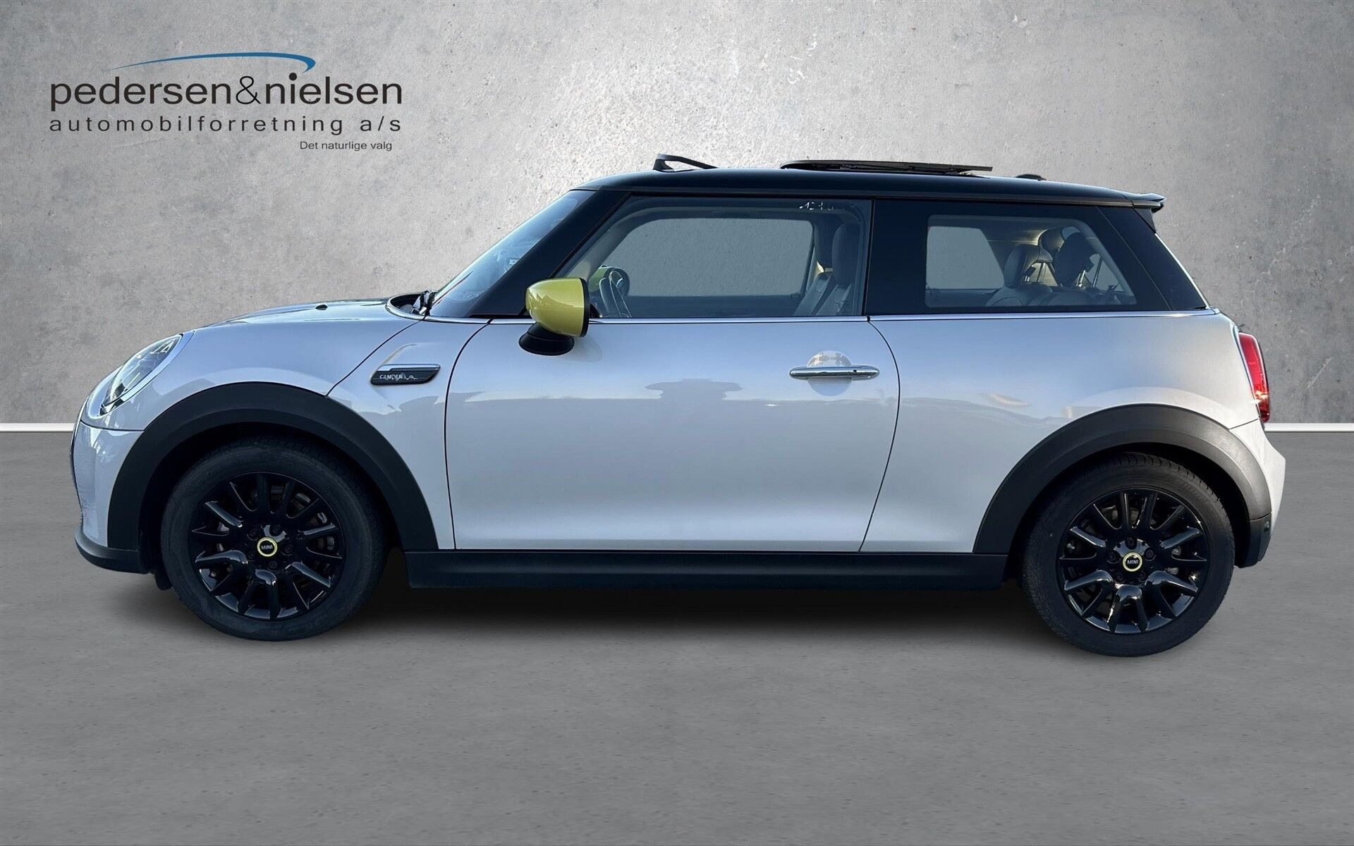 Hvid Mini Cooper fra 2022
