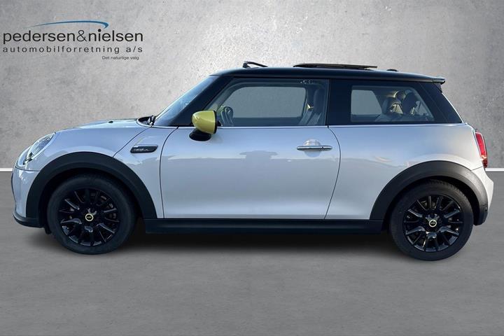Hvid Mini Cooper fra 2022