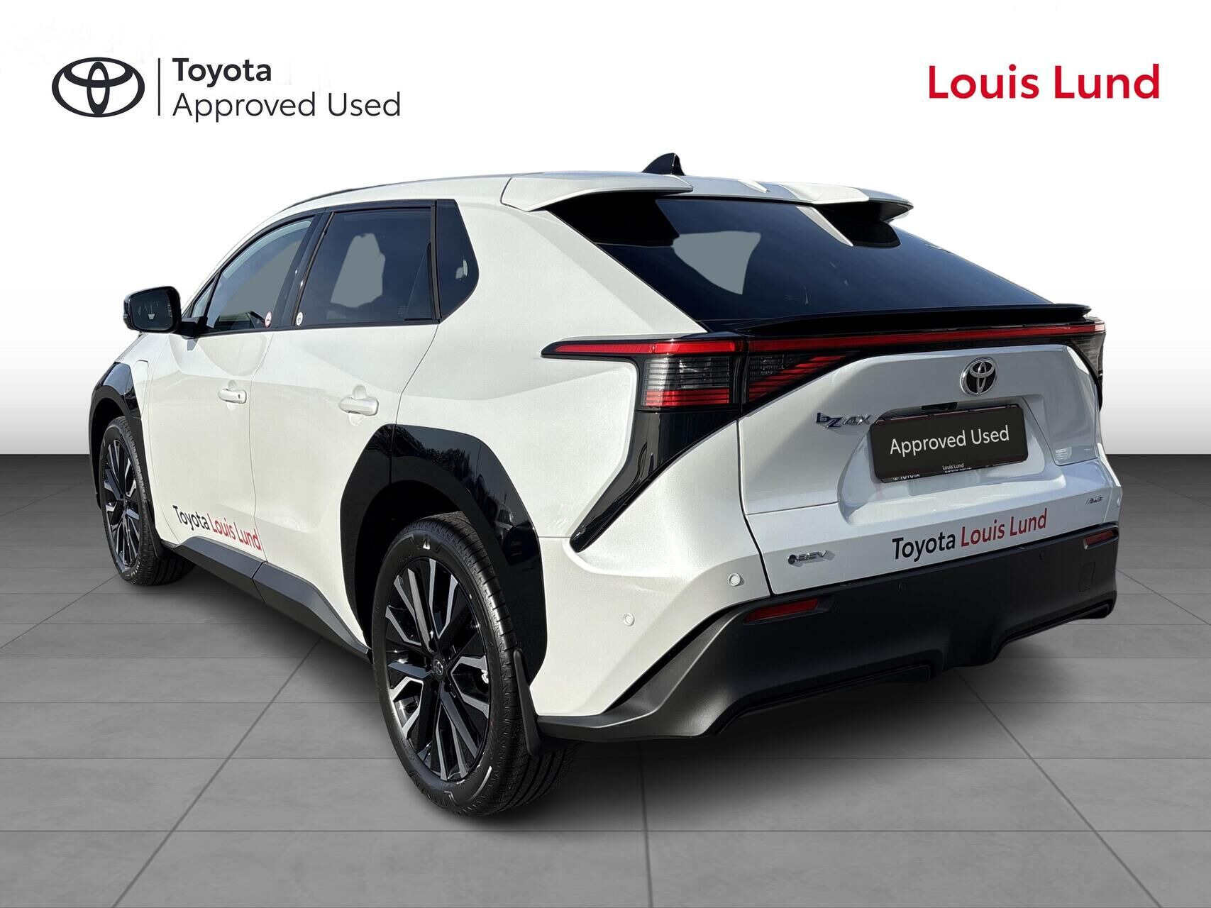 Hvid Toyota BZ4X fra 2026