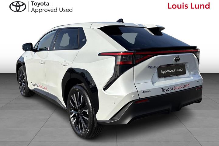 Hvid Toyota BZ4X fra 2026