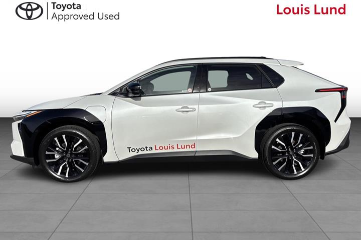 Hvid Toyota BZ4X fra 2026