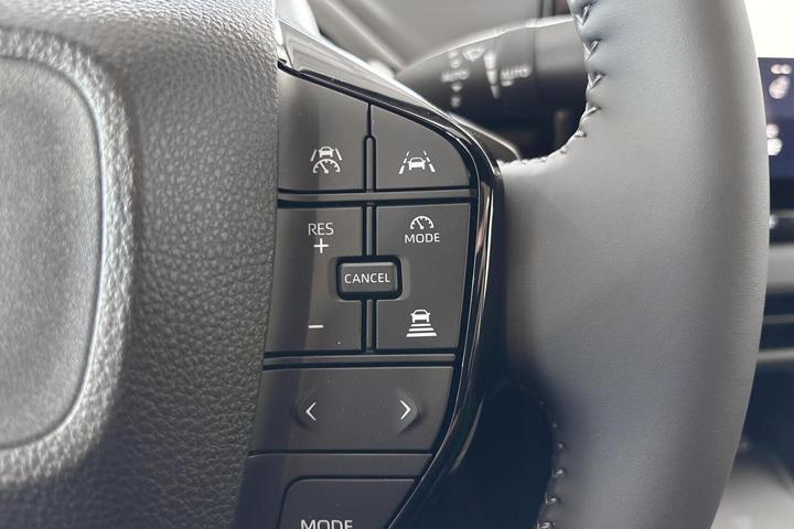 Hvid Toyota BZ4X fra 2026