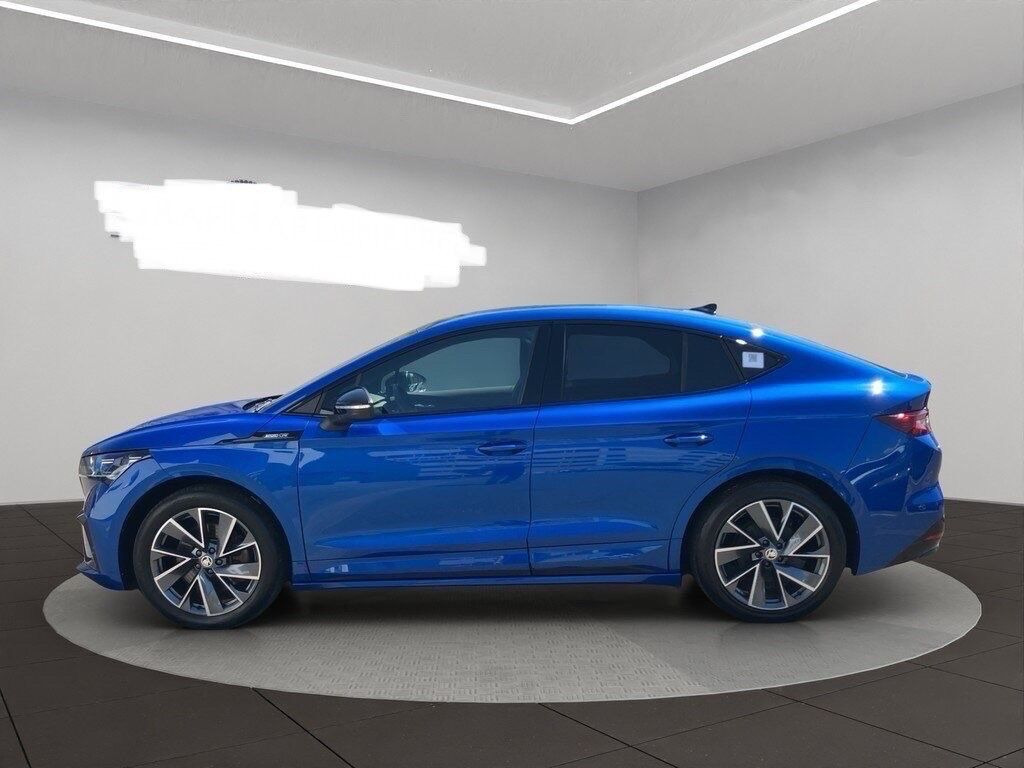 Blå Skoda Enyaq fra 2024