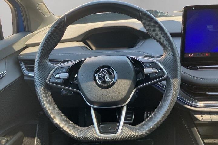 Blå Skoda Enyaq fra 2024